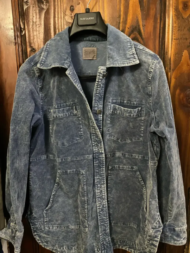 Chaqueta de mezclilla azul estilo vintage
