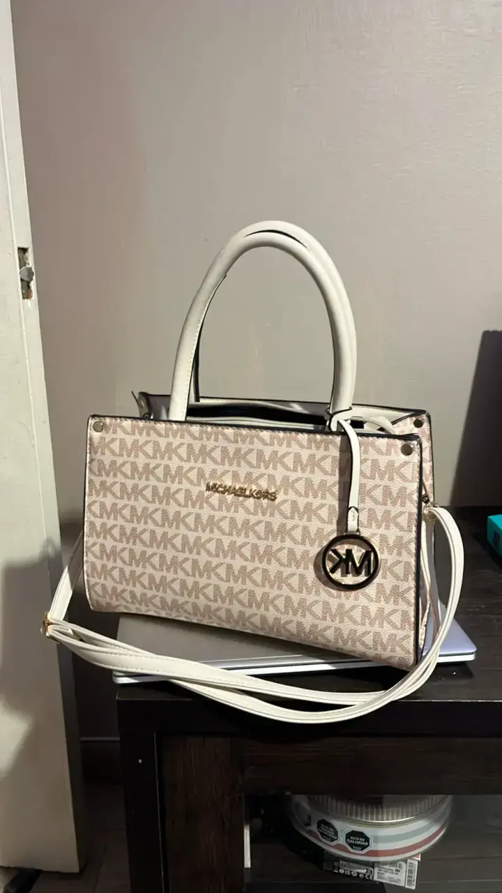 Bolso Michael Kors beige con logo