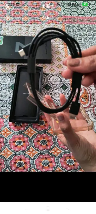 Celular flip Samsung Galaxy - miniatura 1