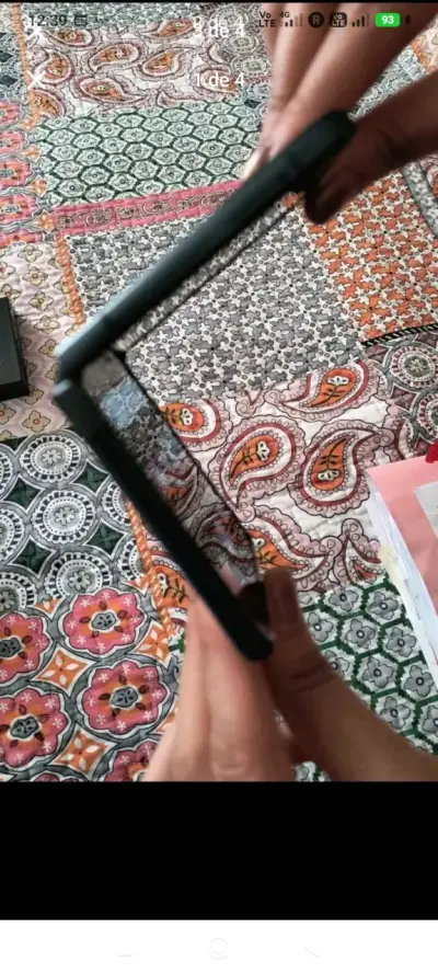 Celular flip Samsung Galaxy - miniatura 4