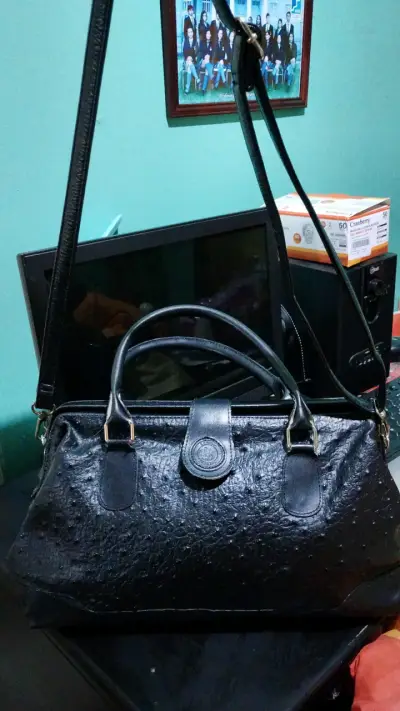 Bolso de ecocuero negro - miniatura 1