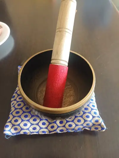 Cuenco tibetano con mazo de madera - miniatura 1