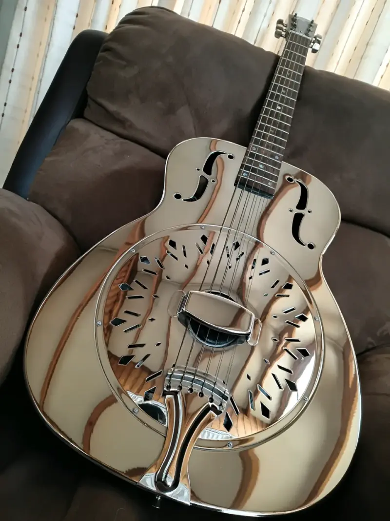 Guitarra metalica con resonador - 1