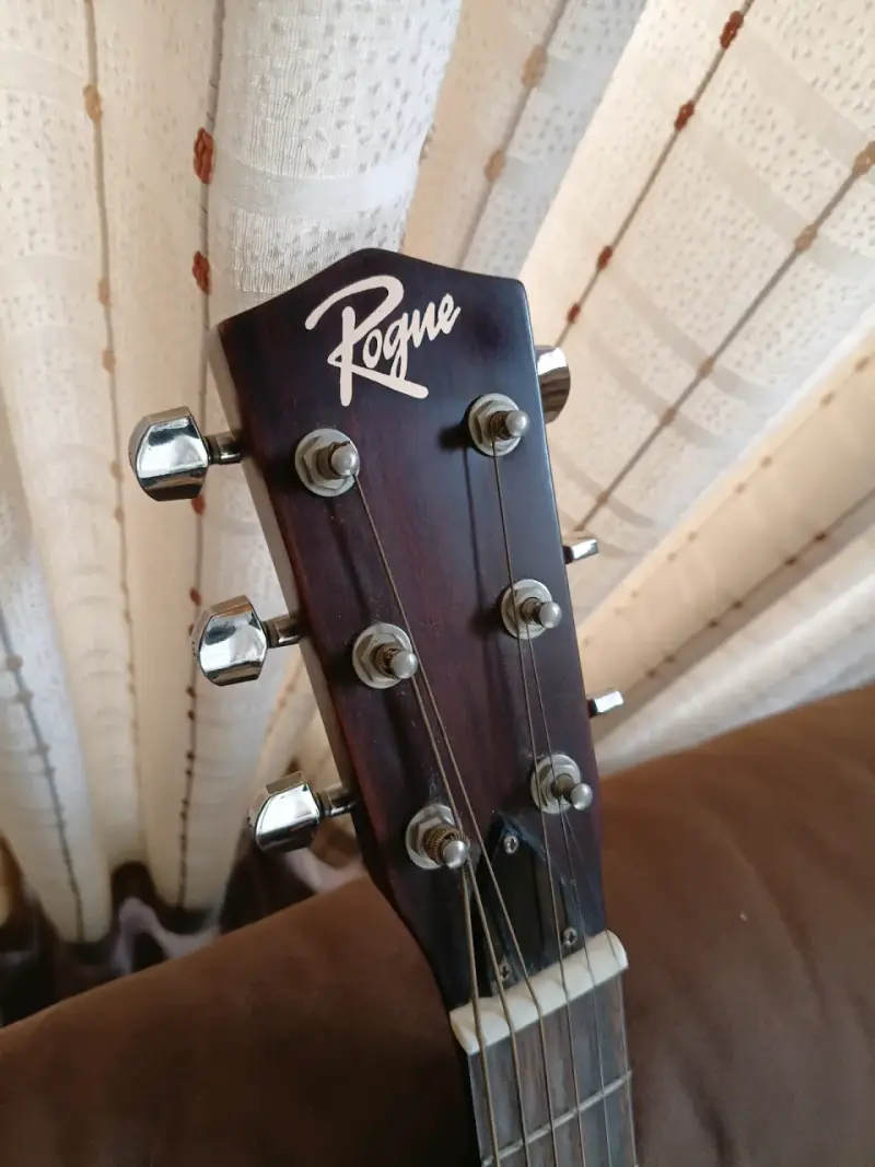 Guitarra metalica con resonador - 5
