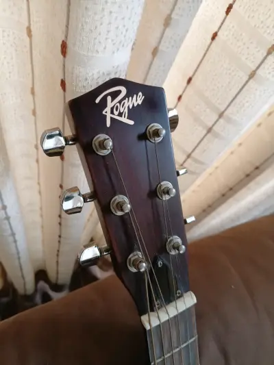 Guitarra metalica con resonador - miniatura 5