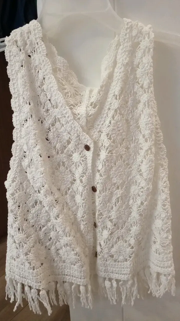 Chal de encaje blanco con flecos - 2