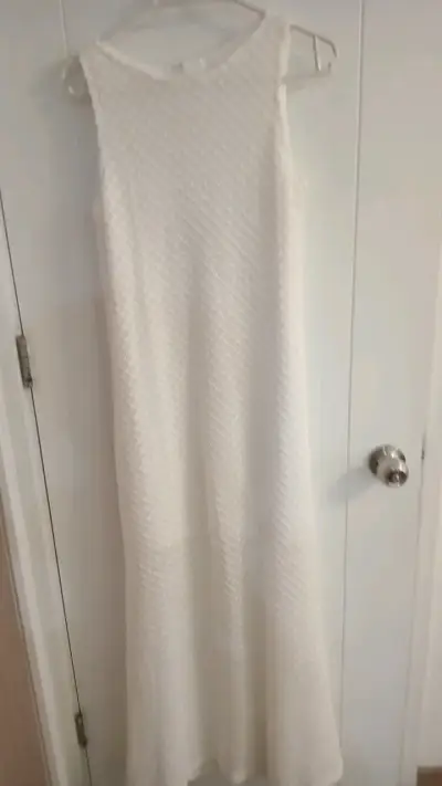 Vestido blanco sin mangas elegante - miniatura 1