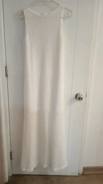 Vestido blanco sin mangas elegante - miniatura 2