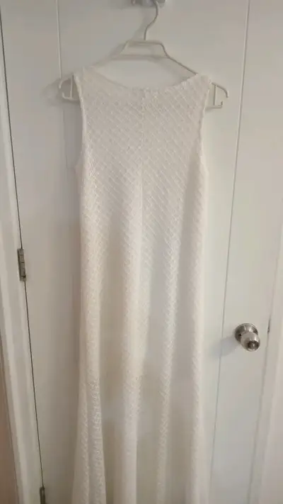 Vestido blanco sin mangas elegante - miniatura 4