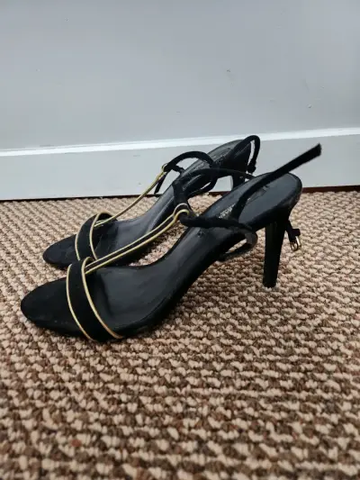 Sandalias negras de tacón Zara Basic - miniatura 2