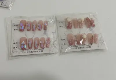 Uñas postizas decoradas con pedrería - miniatura 4