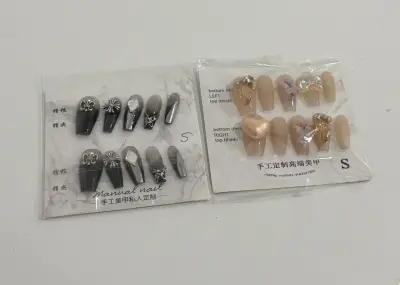Uñas postizas decoradas con pedrería - miniatura 5