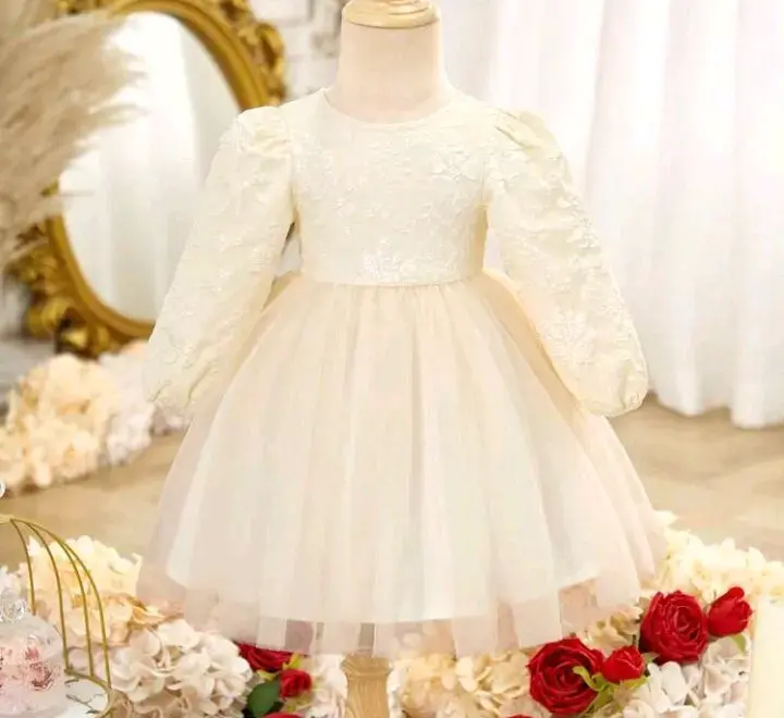 Vestido de niña elegante con encaje - 1