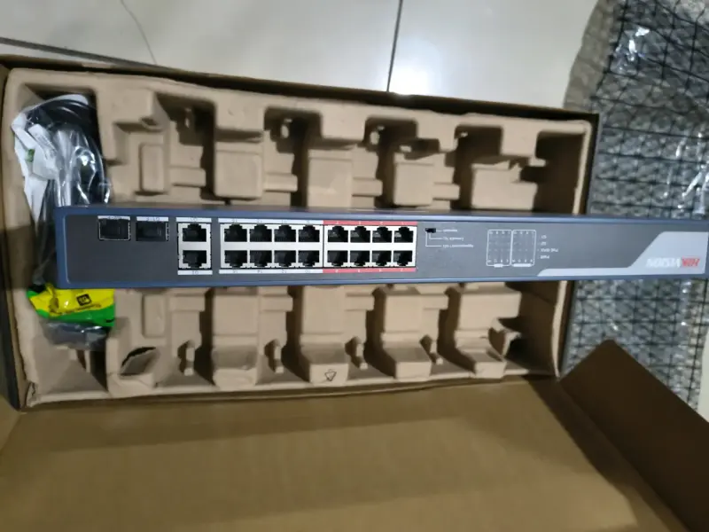 Switch PoE Hikvision 16 puertos - 2