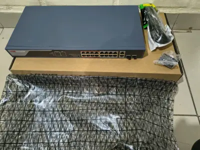 Switch PoE Hikvision 16 puertos - miniatura 3