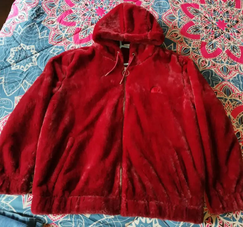 Chaqueta con capucha de felpa roja Ellesse. - 5