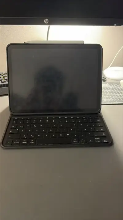 iPad a16 64gb+Apple Pencil usb-c+teclado - miniatura 1