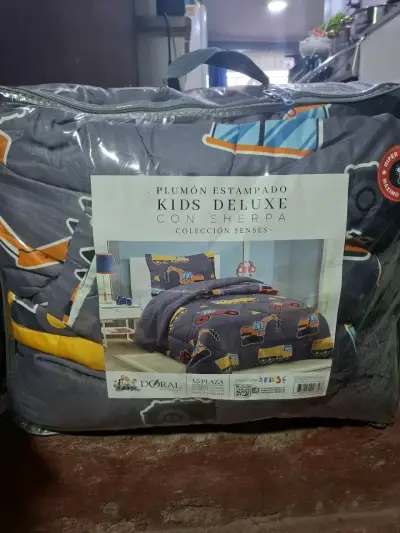 Plumón estampado Kids Deluxe con Sherpa - miniatura 2