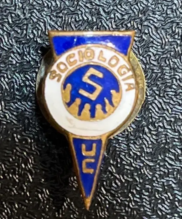 Insignia de Sociología UC vintage