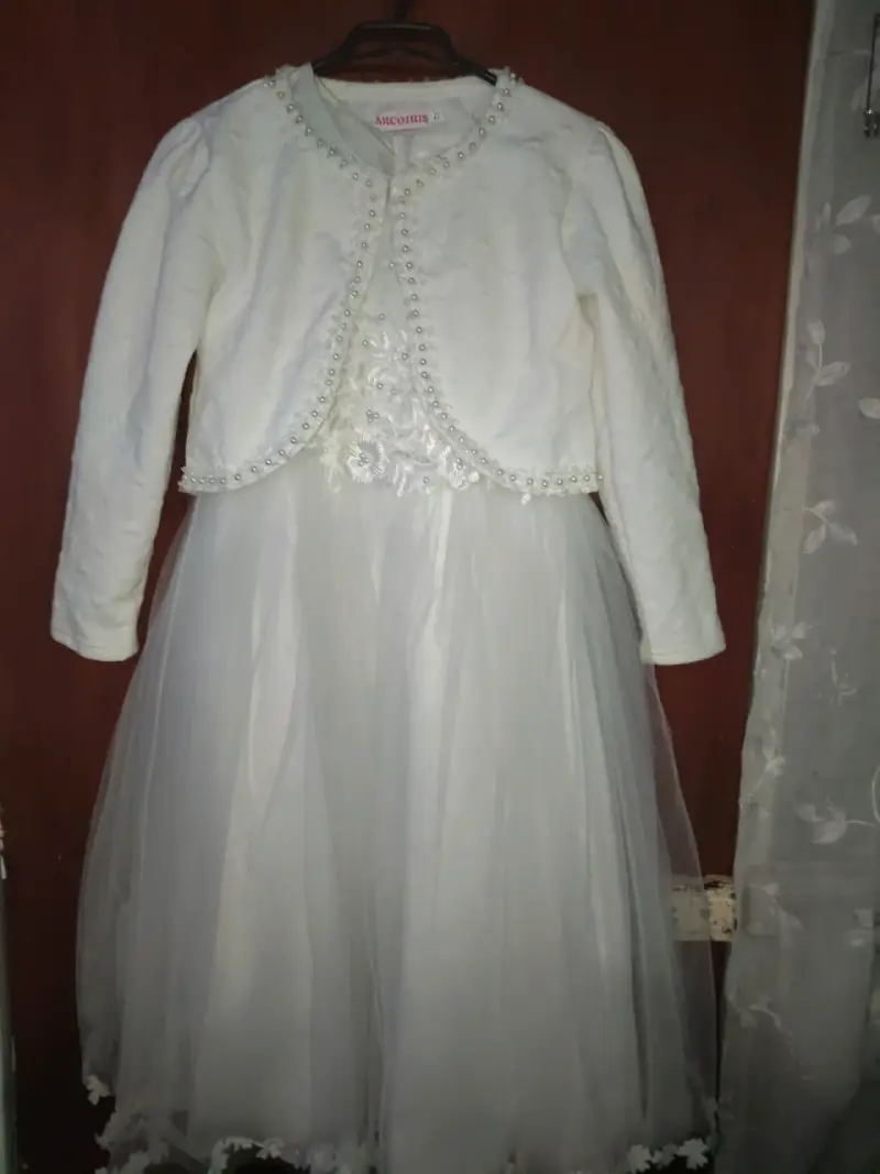 Vestido de niña blanco con encaje floral - 4