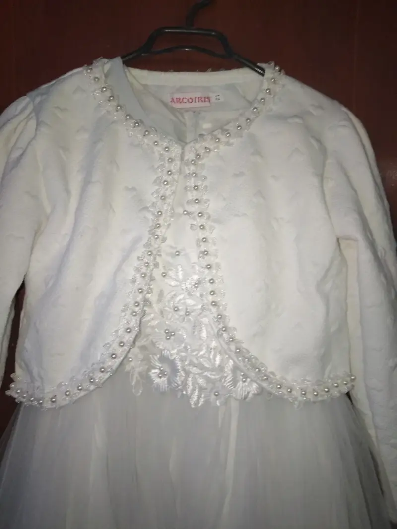 Vestido de niña blanco con encaje floral - 5