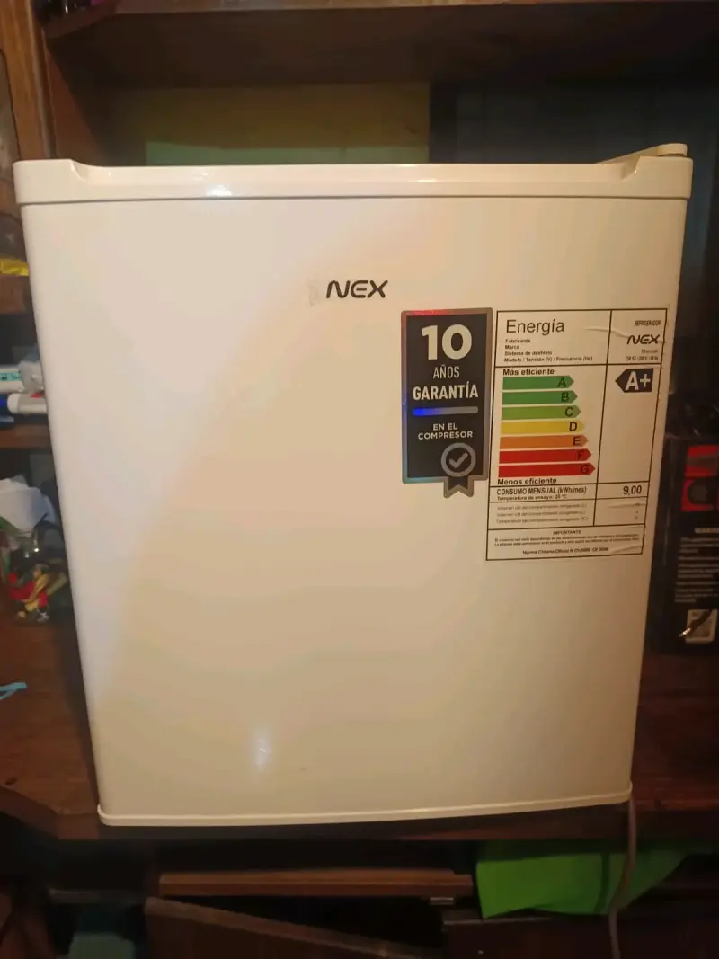 Mini refrigerador NEX blanco eficiente - 1