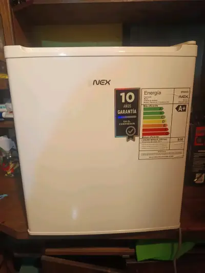 Mini refrigerador NEX blanco eficiente - miniatura 1
