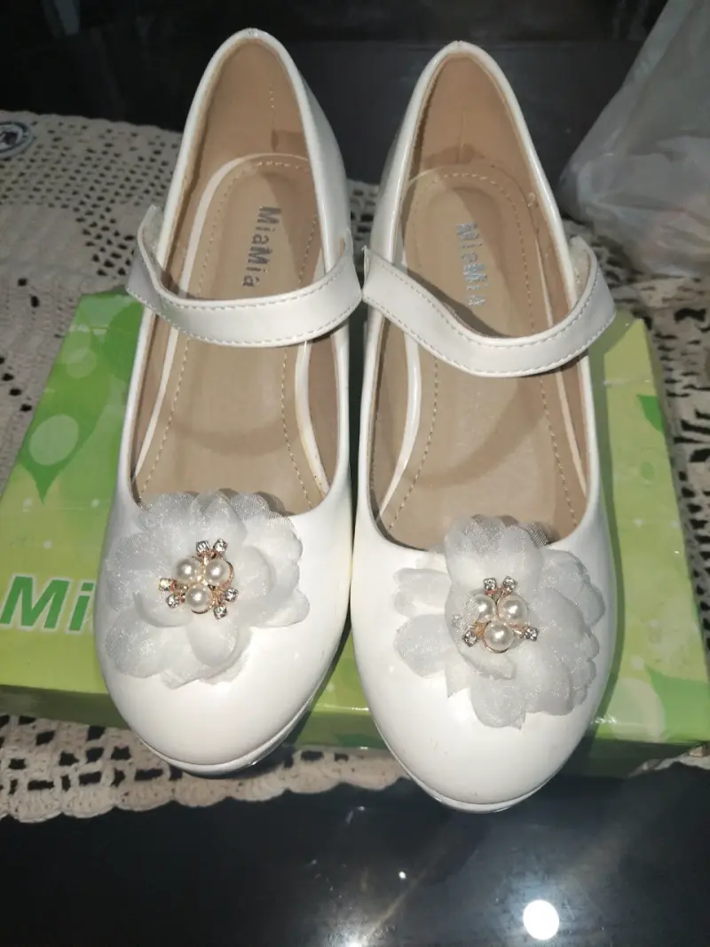 Zapatos de niña blancos con flor Mia Mia - 1