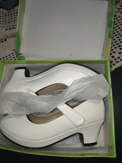 Zapatos de niña blancos con flor Mia Mia - miniatura 3