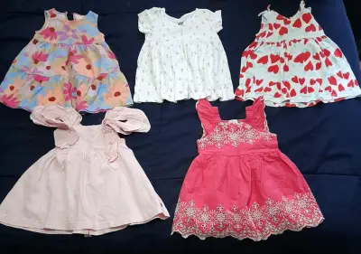 Vestidos de niña estampados variados - miniatura 3