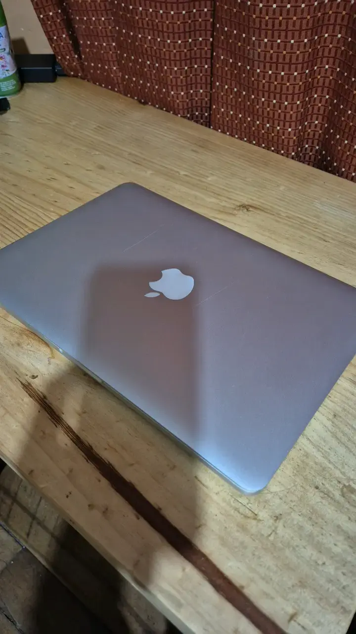 Laptop Apple MacBook Pro 13 pulgadas - 2