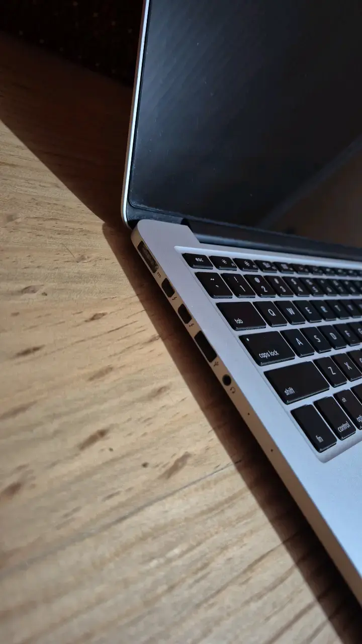 Laptop Apple MacBook Pro 13 pulgadas - 4