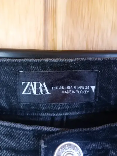 Jeans Zara negros talla 36 - miniatura 1