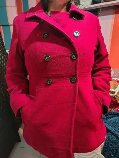 Abrigo rojo de lana con doble botonadura - miniatura 1