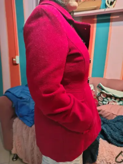 Abrigo rojo de lana con doble botonadura - miniatura 2