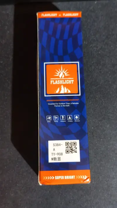 Linterna táctica LED recargable con pantalla - miniatura 2