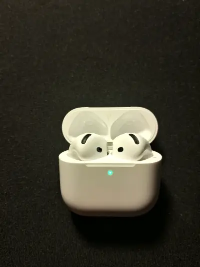 Auriculares inalámbricos con estuche de carga - miniatura 1