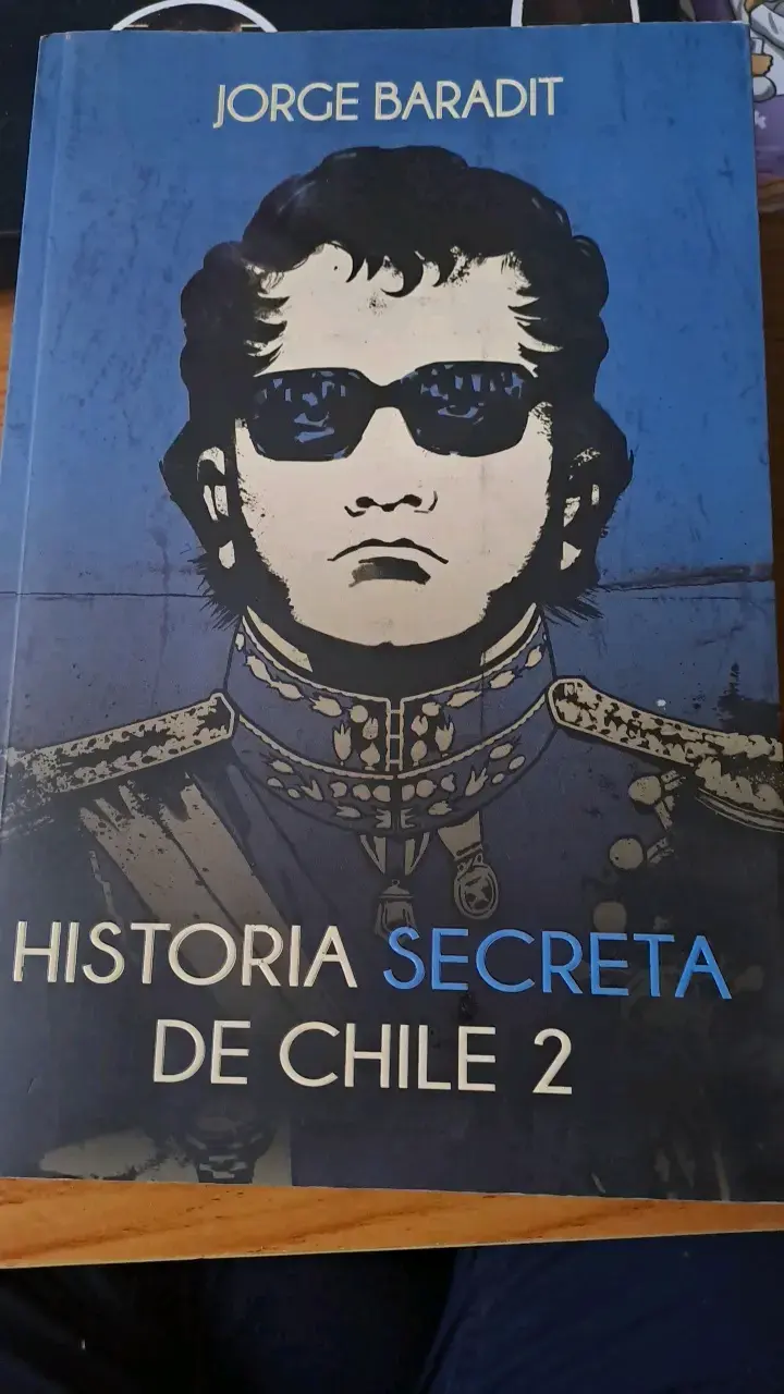 Libro 'Historia Secreta de Chile 2' de Jorge Baradit - 1