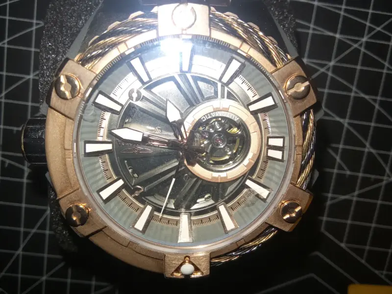 Reloj Invicta oro rosado en estuche original - 4