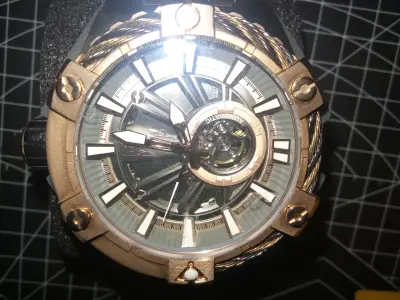 Reloj Invicta oro rosado en estuche original - miniatura 4
