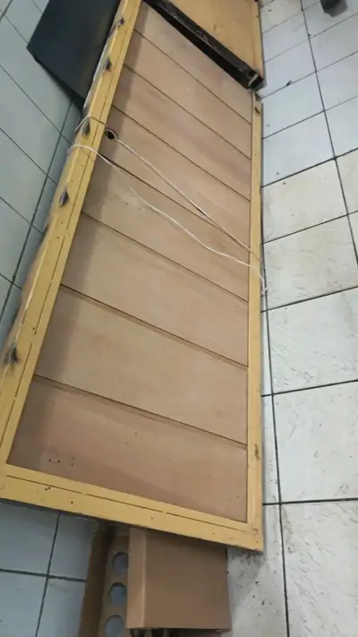 Puerta metálicas de seguridad  con marcos - miniatura 1