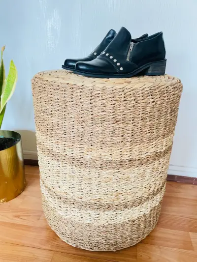 Botines negros de cuero con tachas - miniatura 2