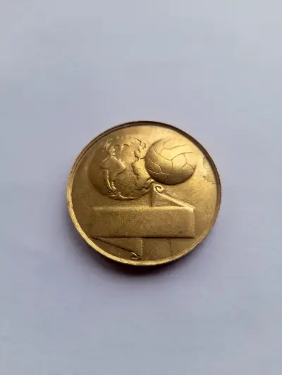 Medalla Mundial de Fútbol CHILE 1962 ORIGINAL - miniatura 4