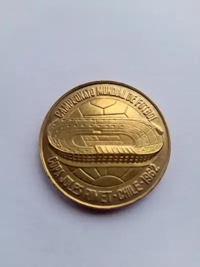 Medalla Mundial de Fútbol CHILE 1962 ORIGINAL - miniatura 6