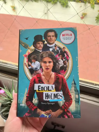 Libro 'Enola Holmes' de Nancy Springer TAPA DURA - miniatura 1