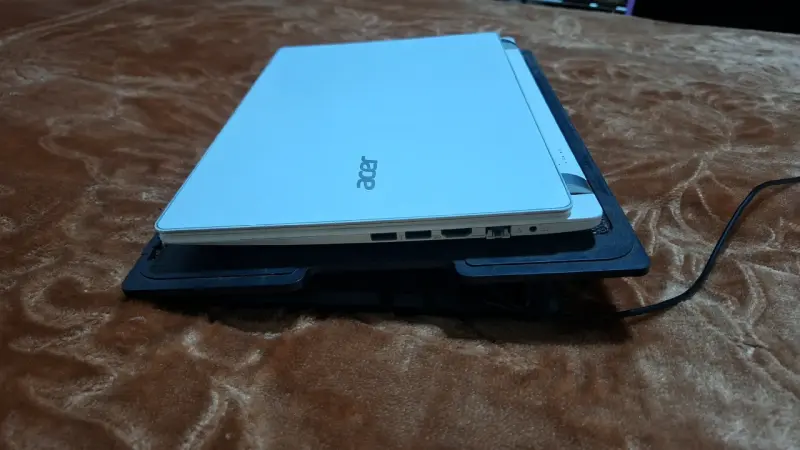 Laptop Acer blanca en buen estado - 3