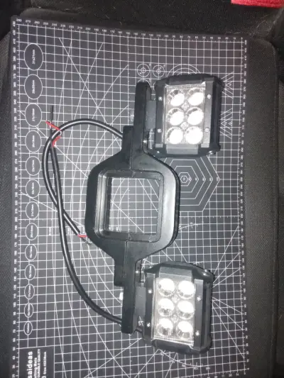 Soporte luces LED enganché de remolque. - miniatura 1