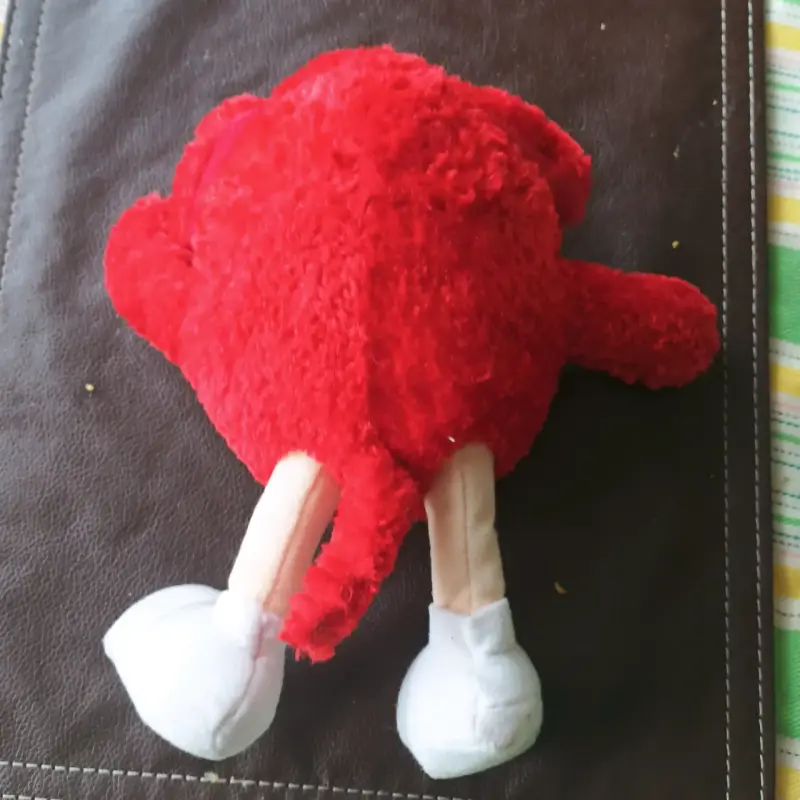 Peluche M&M's rojo con corazón - 3