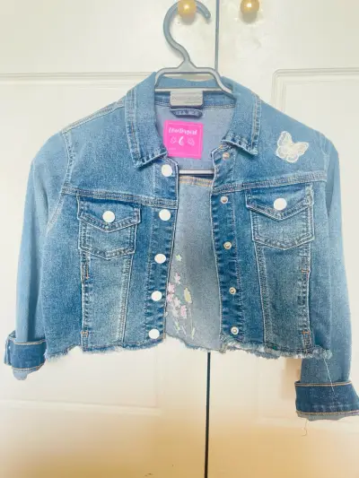 Chaqueta de mezclilla para niña con bordado - miniatura 1