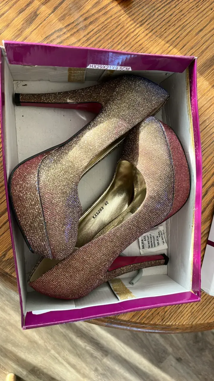 Zapatos de tacón brillantes dorados Heide - 6